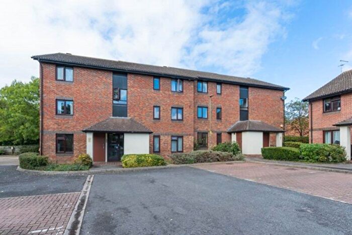 2 Bedroom Flat To Rent In Spenlove Close, Abingdon, OX14