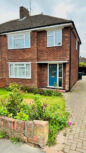 3 Bedroom Semi-Detached House To Rent In Alpine Way, Luton, LU3