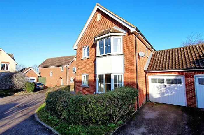 3 Bedroom Link Detached House To Rent In Douglas Way, Great Cambourne, Cambridge, CB23