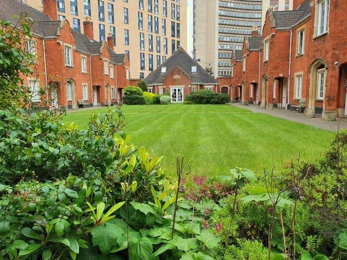 1 Bedroom Flat To Rent In Garden Court, - Ladywood Middleway, Birmingham, B16