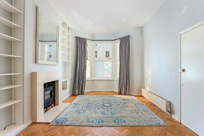 1 Bedroom Flat To Rent In Atherton Street, SW11