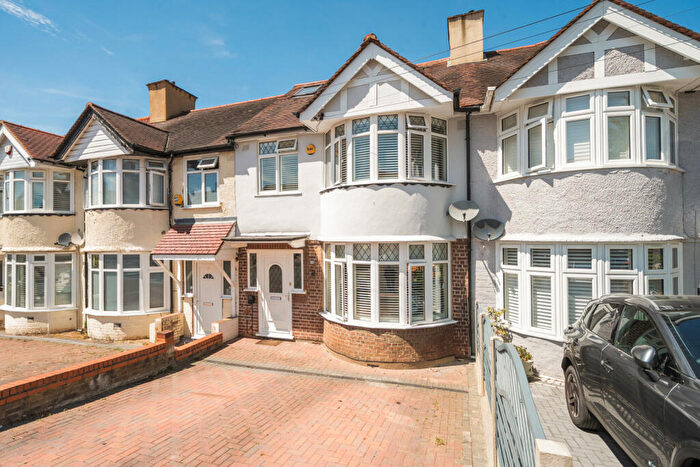 4 Bedroom Terraced House For Sale In Greenway, Chislehurst, BR7