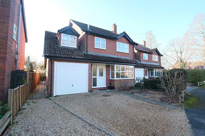 4 Bedroom Detached House To Rent In Crooked Hays Close, Marchwood, Southampton, SO40