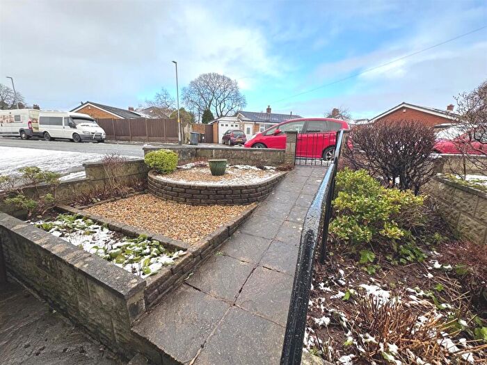 3 Bedroom End Of Terrace House For Sale In Hawksworth Close, Leek, ST13