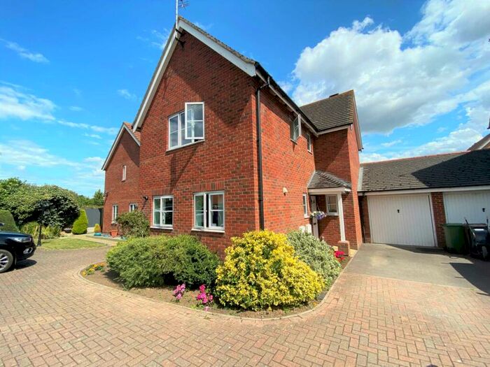 3 Bedroom Semi-Detached House To Rent In Lower Road, Faversham, ME13