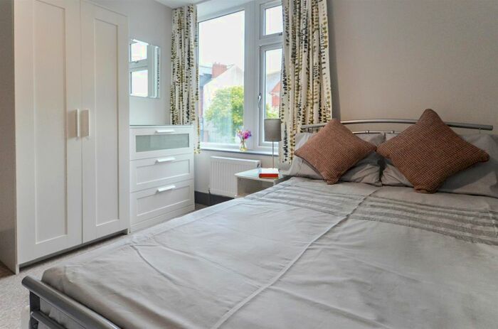 2 Bedroom Flat To Rent In Hucknall Road, Nottingham, NG5