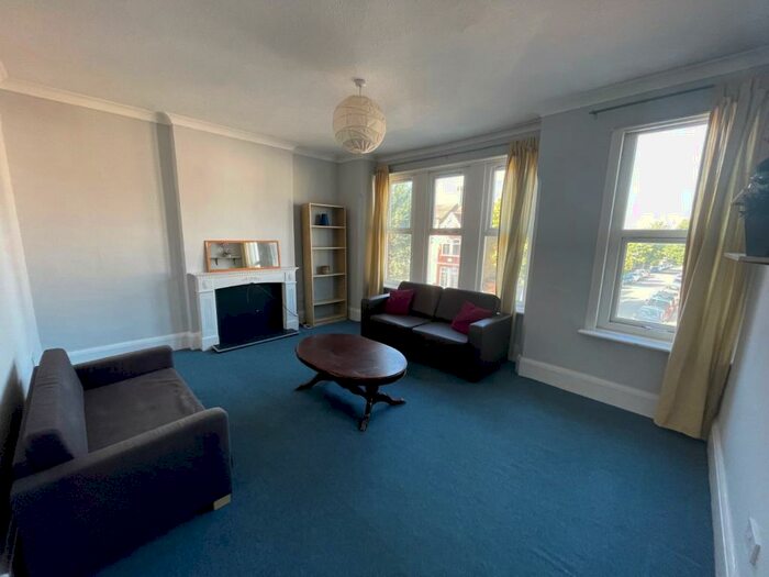 1 Bedroom Apartment To Rent In Natal Road, Bounds Green, London, N11