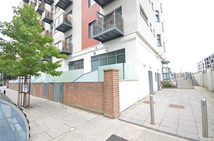 3 Bedroom Duplex To Rent In Balmes Road, London, N1