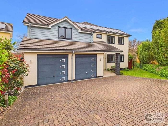 5 Bedroom Detached House For Sale In Golvers Hill Road, Newton Abbot, TQ12