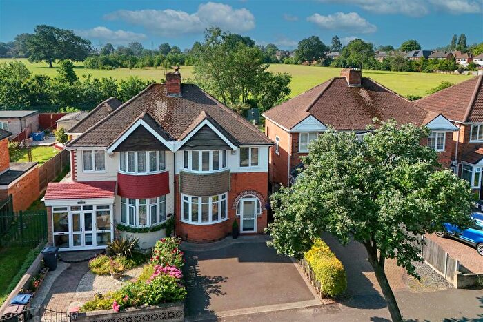 3 Bedroom Semi-Detached House For Sale In Moat Lane, Yardley, Birmingham, B26