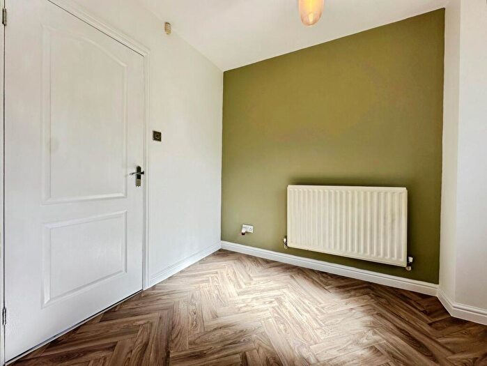 2 Bedroom End Of Terrace House To Rent In Suffield Close, Morley, Leeds, LS27