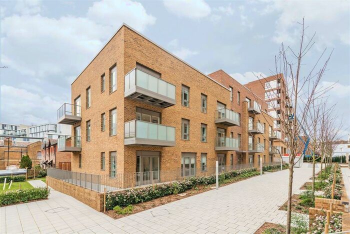 1 Bedroom Apartment To Rent In Bath House Court, Smithfield Square, Hornsey, N8
