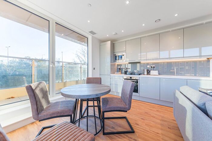 2 Bedroom Flat To Rent In West Gate, London, W5