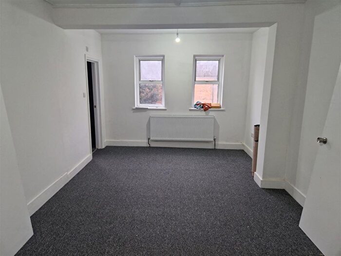 Property To Rent In Western Road, Southall, UB2