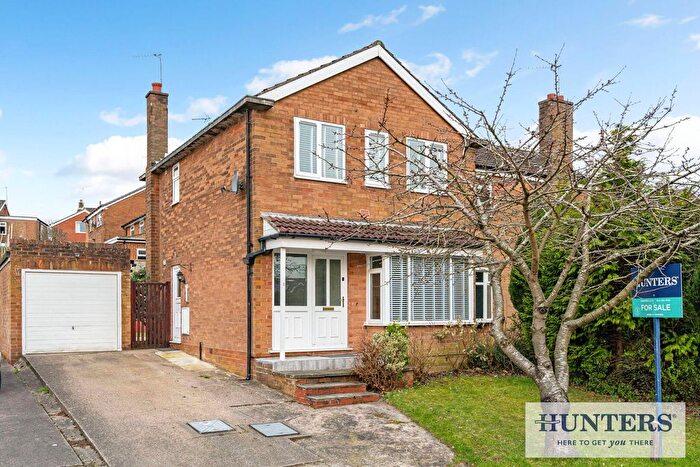 3 Bedroom Semi Detached House For Sale In Silverdale Grove, Guiseley, Leeds, LS20