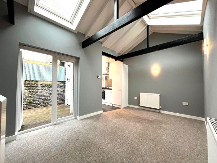 1 Bedroom Maisonette To Rent In Devonshire Place, Brighton, BN2