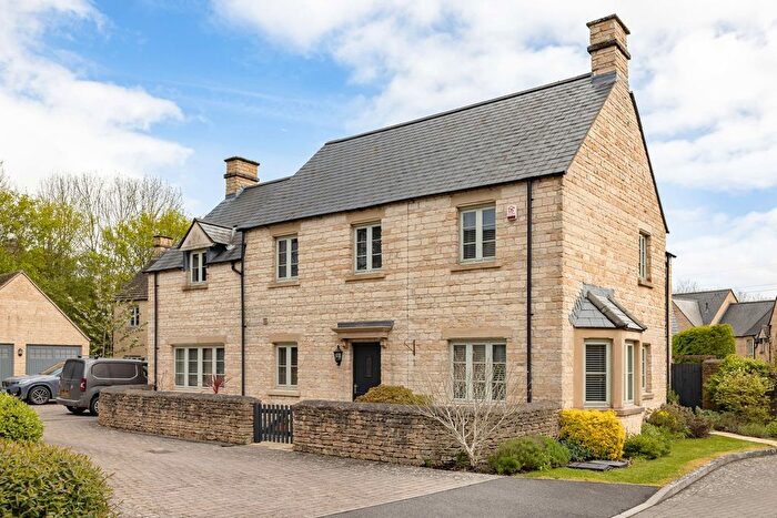 5 Bedroom Detached House For Sale In Beecham Close, Cirencester, Gloucestershire, GL7