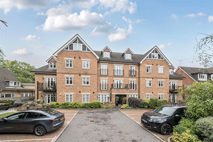 1 Bedroom Flat For Sale In High Road, Bushey Heath, Bushey, WD23