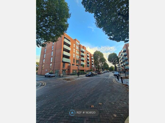 1 Bedroom Flat To Rent In Bathurst Square, London, N15