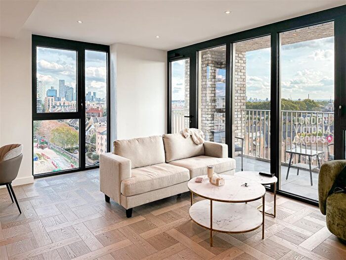 2 Bedroom Flat To Rent In Boxwood Gardens, London, E1W