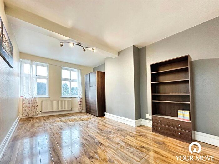 2 Bedroom Flat To Rent In Well Hall Road, London, SE9