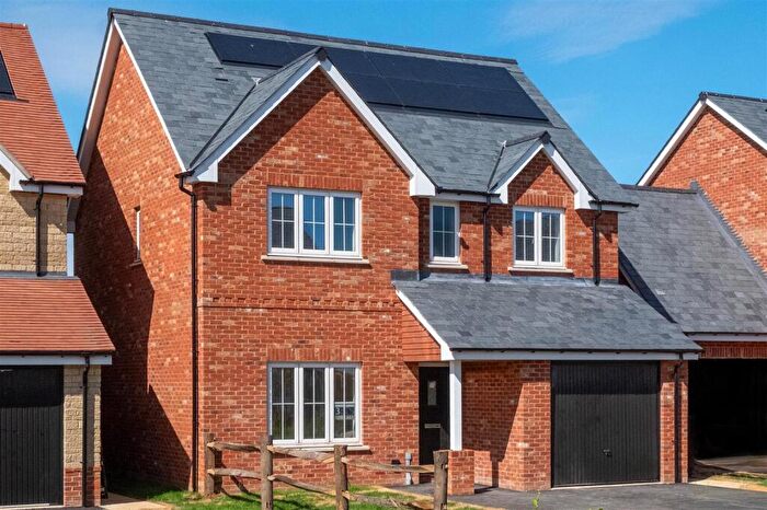 4 Bedroom Detached House For Sale In Godshill Village, PO38