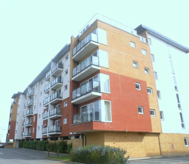 2 Bedroom Flat To Rent In Clarkson Court, Hatfield, AL10