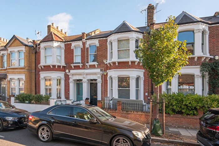1 Bedroom Flat To Rent In Ivydale Road, Nunhead, London, SE15