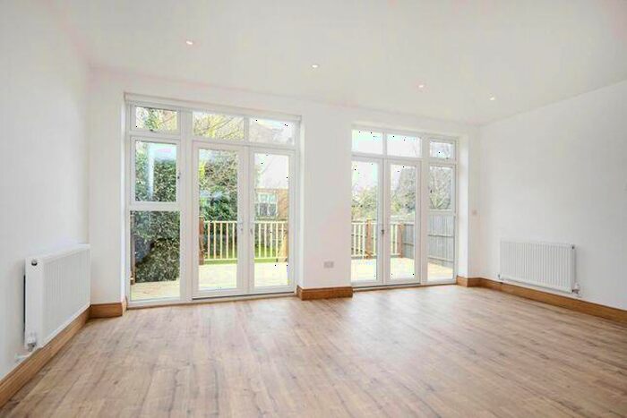 5 Bedroom Flat To Rent In Temple Gardens, Hampstead Garden Suburbs, NW11