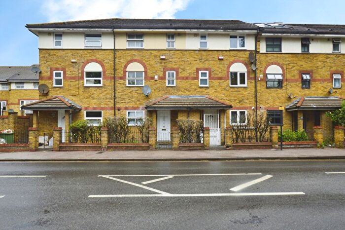 5 Bedroom Town House For Sale In Tollgate Road, London, E6
