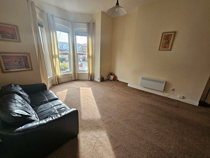 1 Bedroom Flat To Rent In Victoria Terrace, Leeds, LS3
