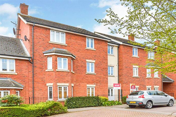 2 Bedroom Flat For Sale In Pump Place, Old Stratford, Milton Keynes, MK19