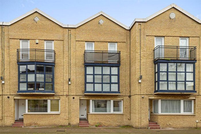 1 Bedroom Maisonette To Rent In Rotherhithe Street, Rotherhithe, SE16