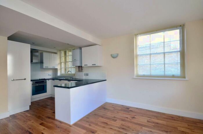 2 Bedroom Flat To Rent In Ockendon Mews, Islington, London, N1