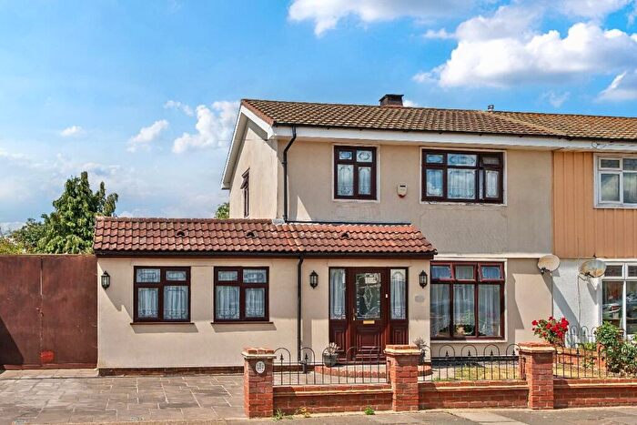 4 Bedroom Semi-Detached House For Sale In Albany Road, Hornchurch, RM12