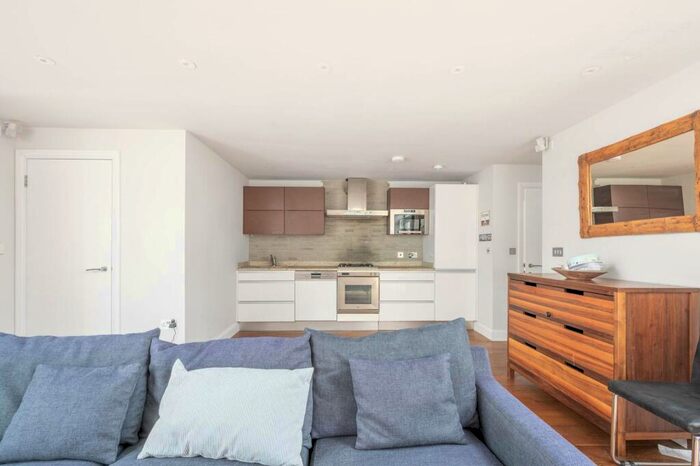 1 Bedroom House To Rent In Stanford Road, Friern Barnet, London, N11