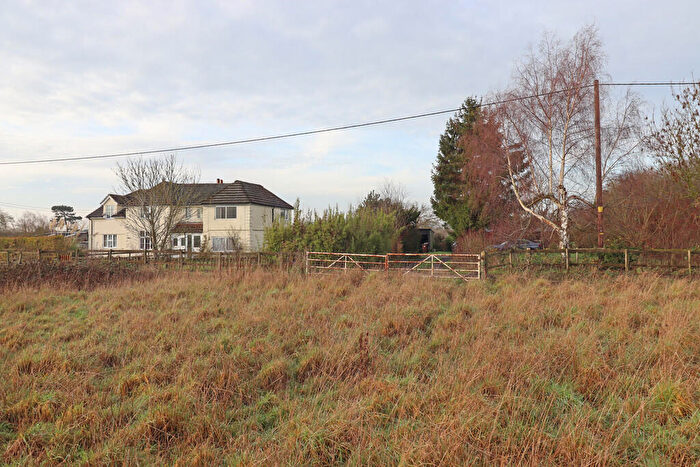 3 Bedroom Semi Detached House For Sale In Accommodation Road, Boxted, CO4