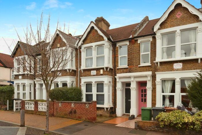 4 Bedroom Terraced House To Rent In Oliver Road, Walthamstow, London, E17