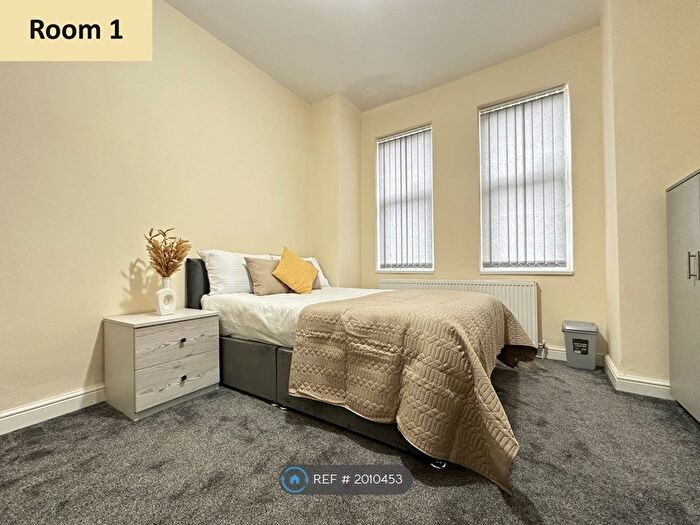 5 Bedroom Terraced House To Rent In Aylcliffe Grove, Longsight, Manchester, M13