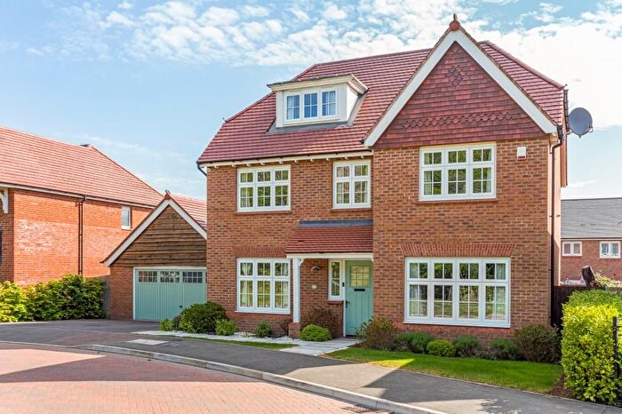 5 Bedroom Detached House To Rent In Heron View, Caddington, Luton, LU1