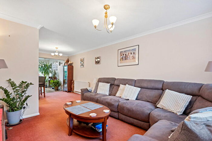 3 Bedroom Terraced House For Sale In Old School Close, Codicote, Hitchin, SG4