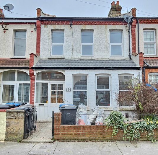4 Bedroom Terraced House To Rent In Langdale Road, Thornton Heath, CR7