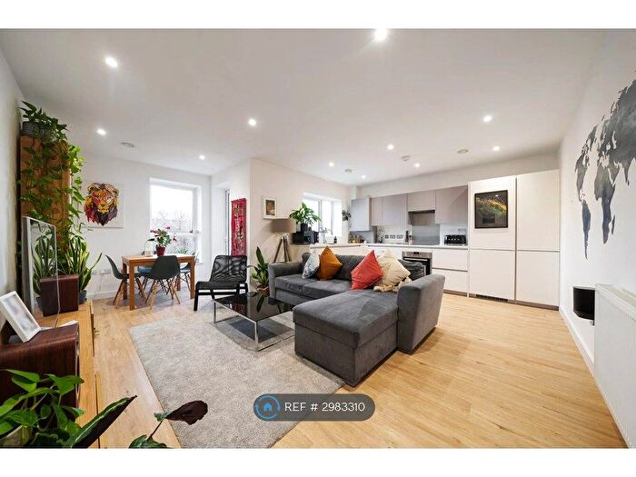 1 Bedroom Flat To Rent In Pears Road, Hounslow, TW3
