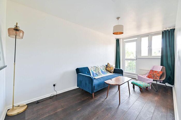 2 Bedroom Maisonette To Rent In Lucey Way, South Bermondsey, London, SE16