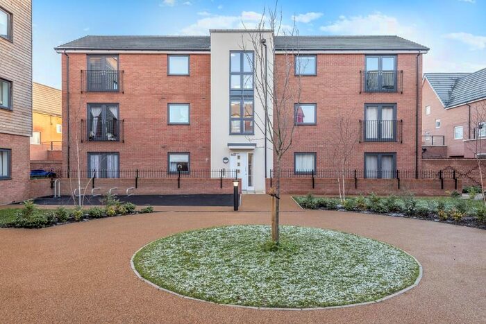 2 Bedroom Flat To Rent In Elsom Path, Aylesbury, HP19