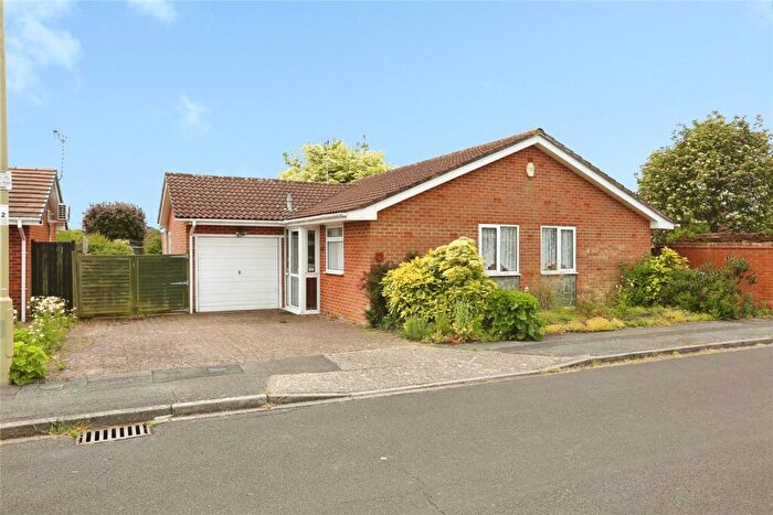 3 Bedroom Bungalow For Sale In Robin's Meadow, Fareham, Hampshire, PO14