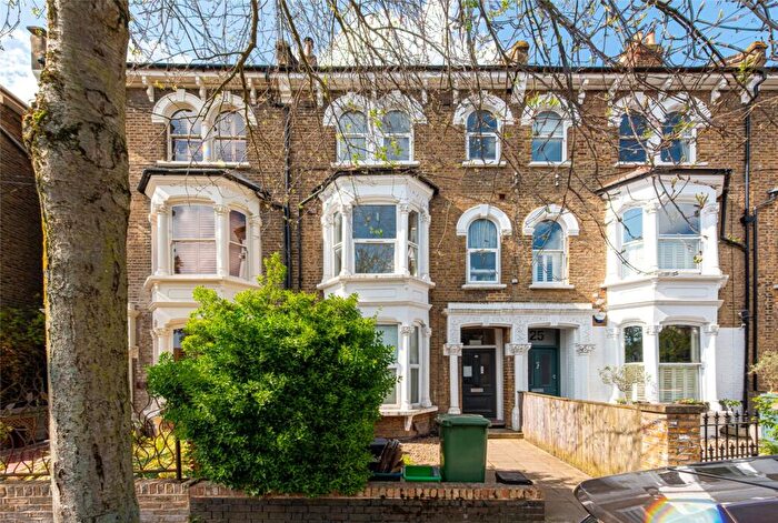 1 Bedroom Apartment For Sale In Yerbury Road, London, N19