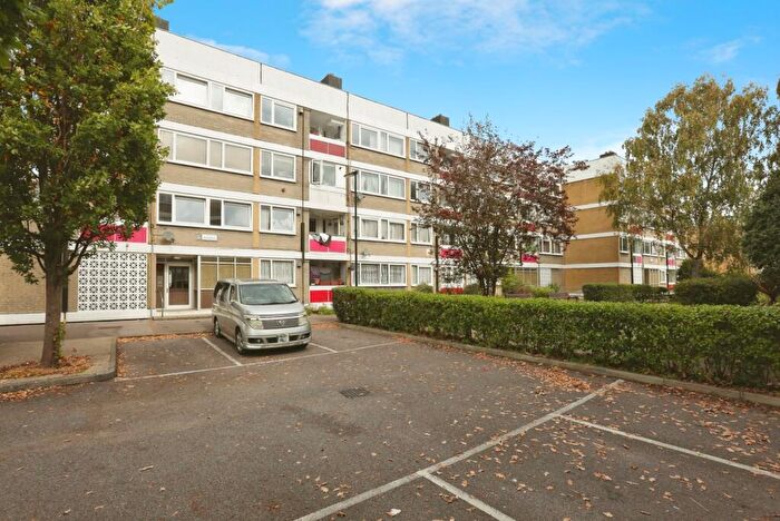 3 Bedroom Flat For Sale In Orchard Lane, Southampton, Hampshire, SO14