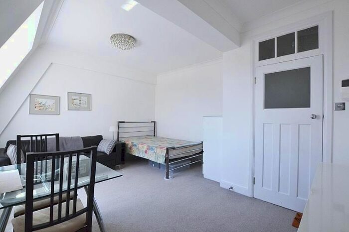 Studio To Rent In Mortimer Court, Abbey Road, London, NW8