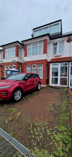 6 Bedroom Detached House To Rent In Farm Road, London, N21